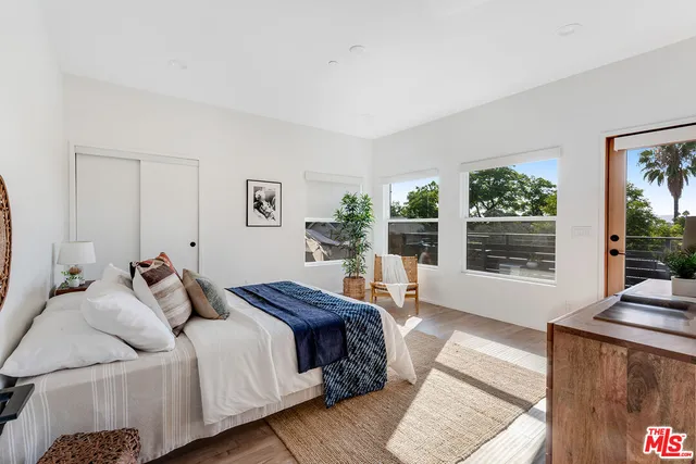 $5,850 | 841 North La Fayette Park Place, Los Angeles, CA 90026