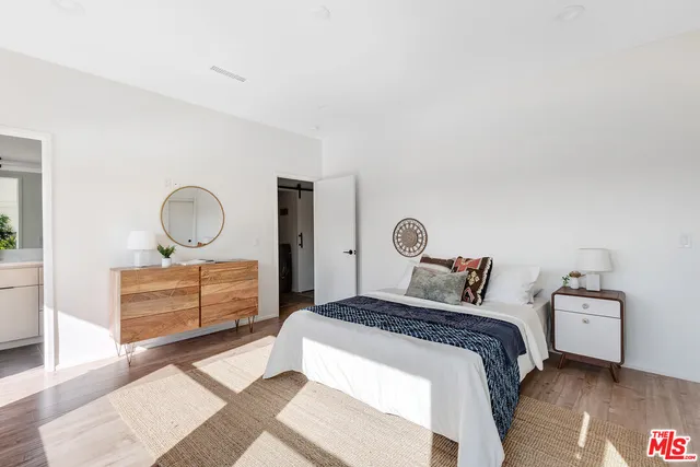 $5,850 | 841 North La Fayette Park Place, Los Angeles, CA 90026