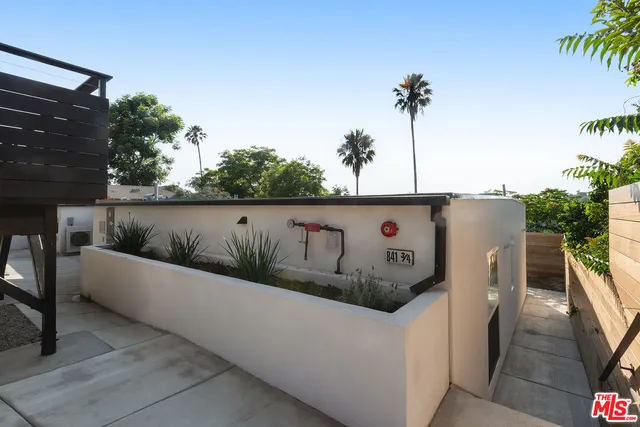 $5,850 | 841 North La Fayette Park Place, Los Angeles, CA 90026