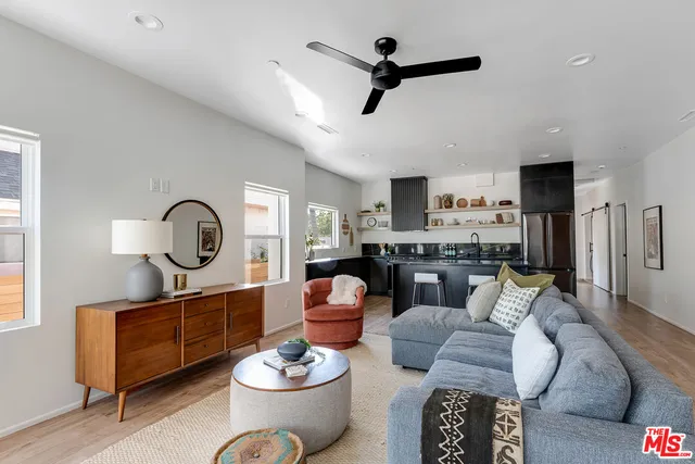 $5,850 | 841 North La Fayette Park Place, Los Angeles, CA 90026