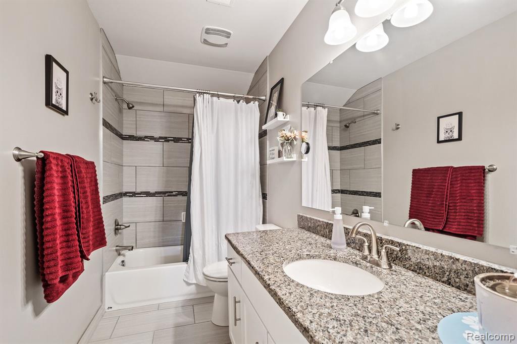 920 Cambridge Road Berkley, MI 48072 - Photo 32 of 41 Gallery Image 32