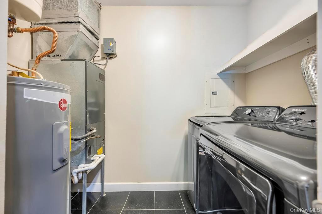 114 Birchwood Road Coram, NY 11727 - Photo 24 of 24