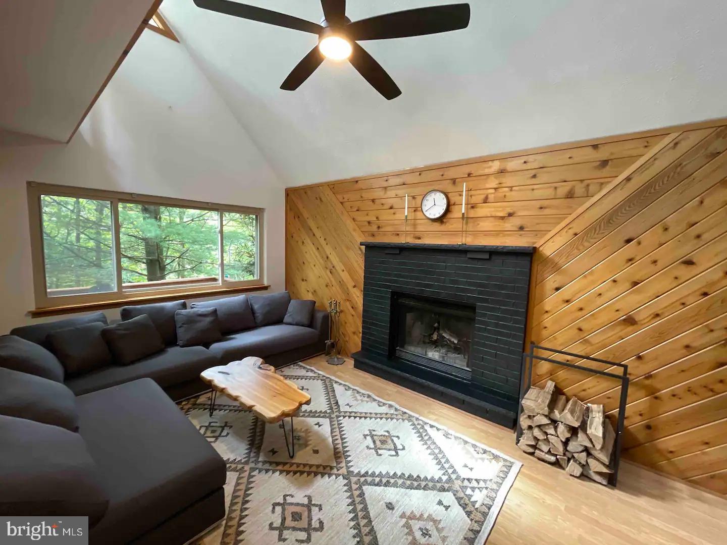 99 Seneca Road Albrightsville, PA 18210 - Photo 2 of 27 Gallery Image 2