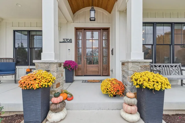 $999,000 | 3708 Peregrine Way, Elgin, IL 60124