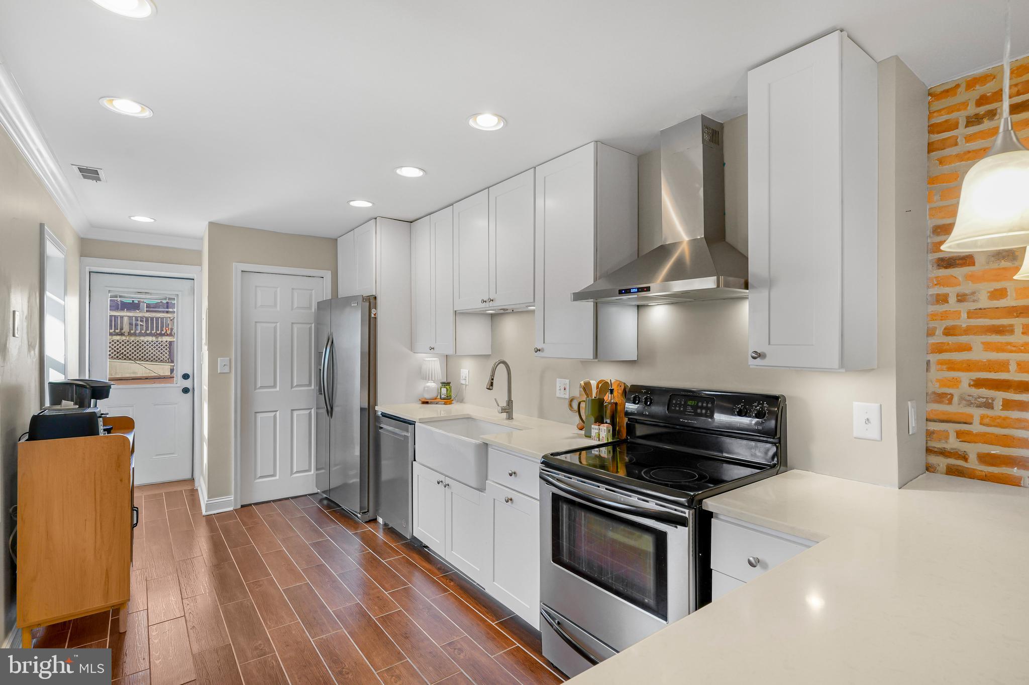 1232 Riverside Avenue Baltimore, MD 21230 - Photo 5 of 51 Well appointed kitchen with stainless appliances