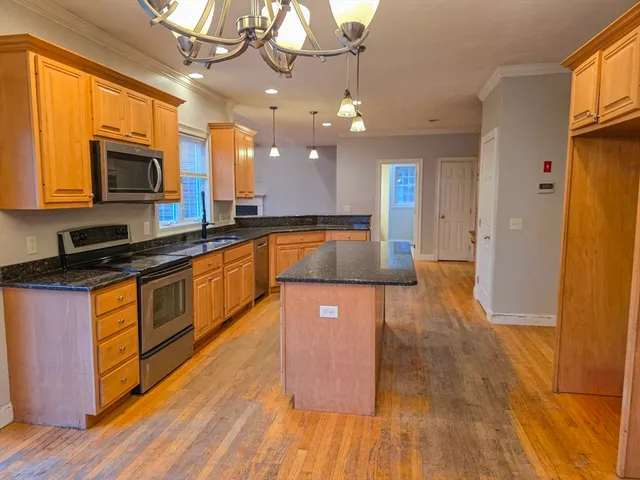 $585,000 | 345 New Boston Road, Sturbridge, MA 01566