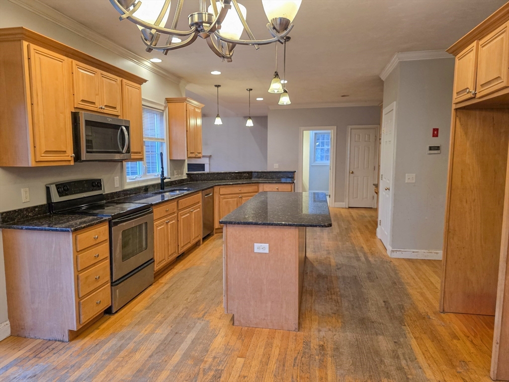 345 New Boston Road Sturbridge, MA 01566 - Photo 8 of 28 Gallery Image 8