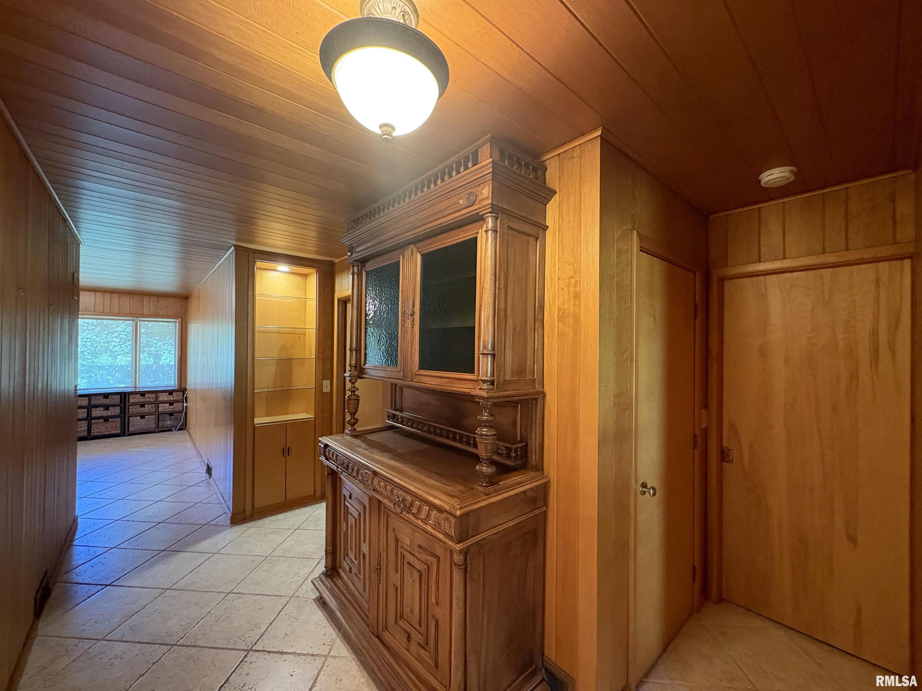 205 North Ida Street Lacon, IL 61540 - Photo 6 of 92