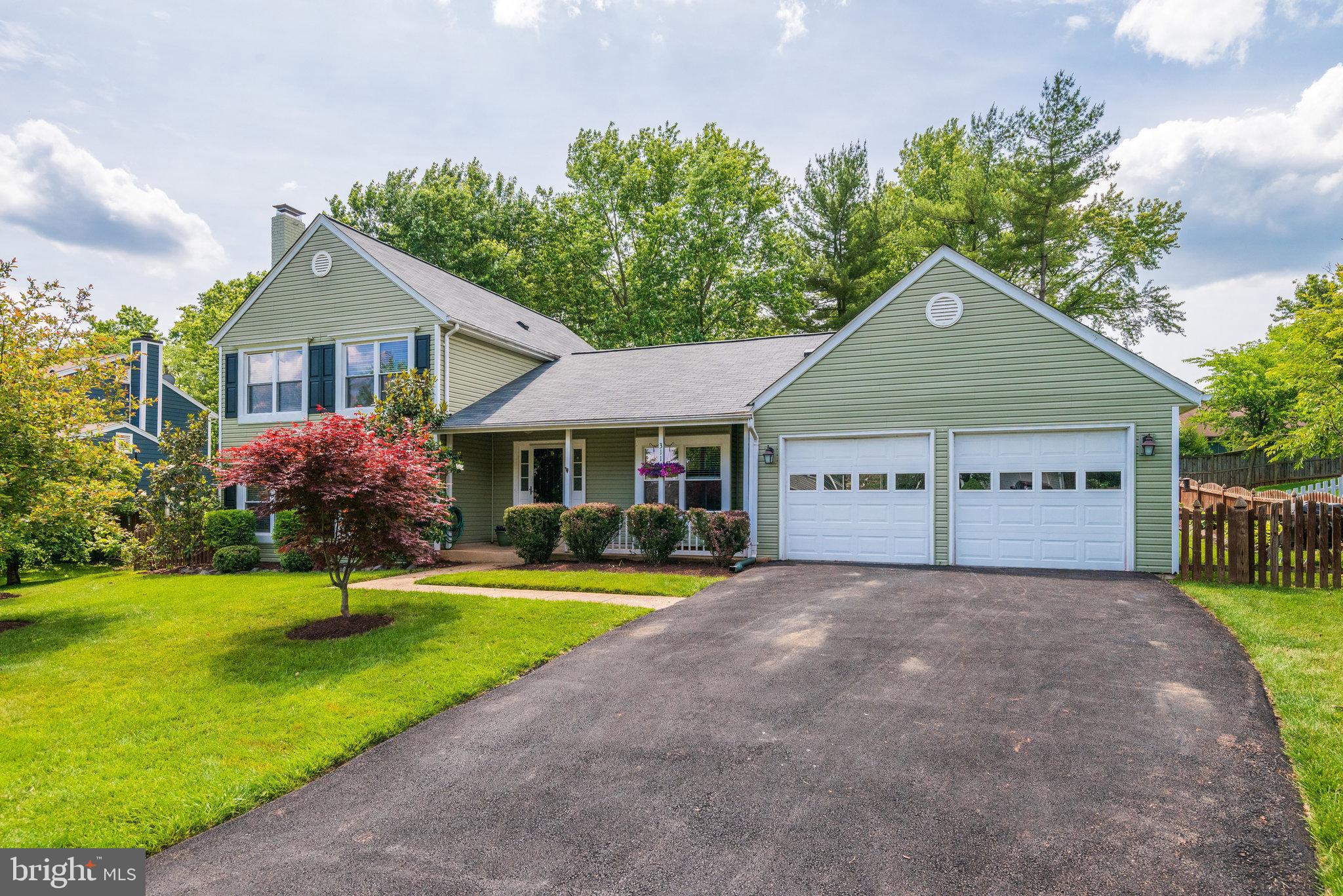 311 Silver Ridge Drive Sterling, VA 20164 - Photo 1 of 43 Gallery Image 1