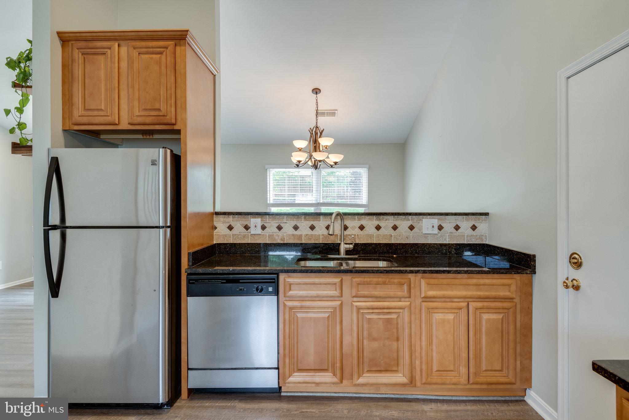 311 Silver Ridge Drive Sterling, VA 20164 - Photo 12 of 43 Gallery Image 12