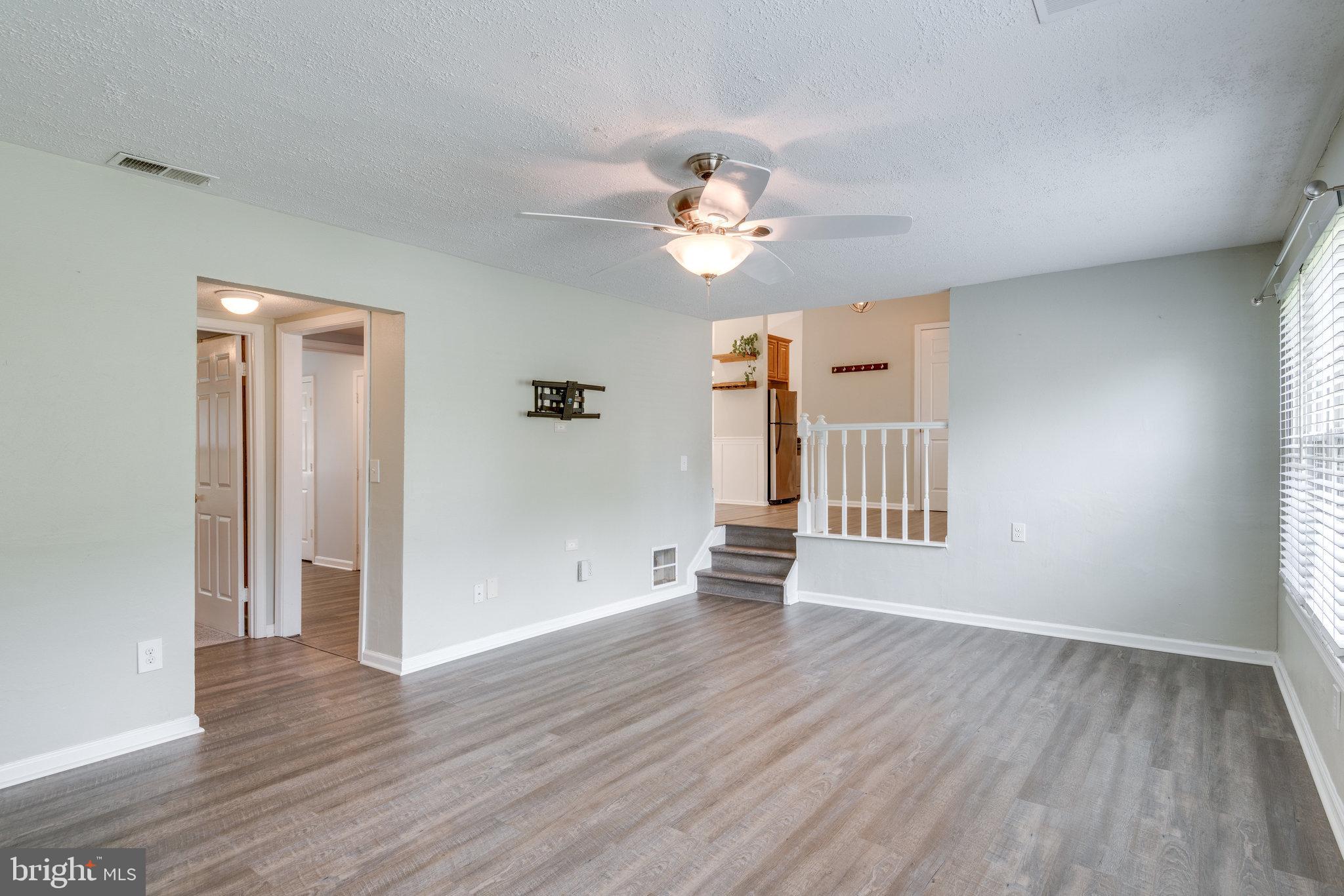 311 Silver Ridge Drive Sterling, VA 20164 - Photo 19 of 43 Gallery Image 19