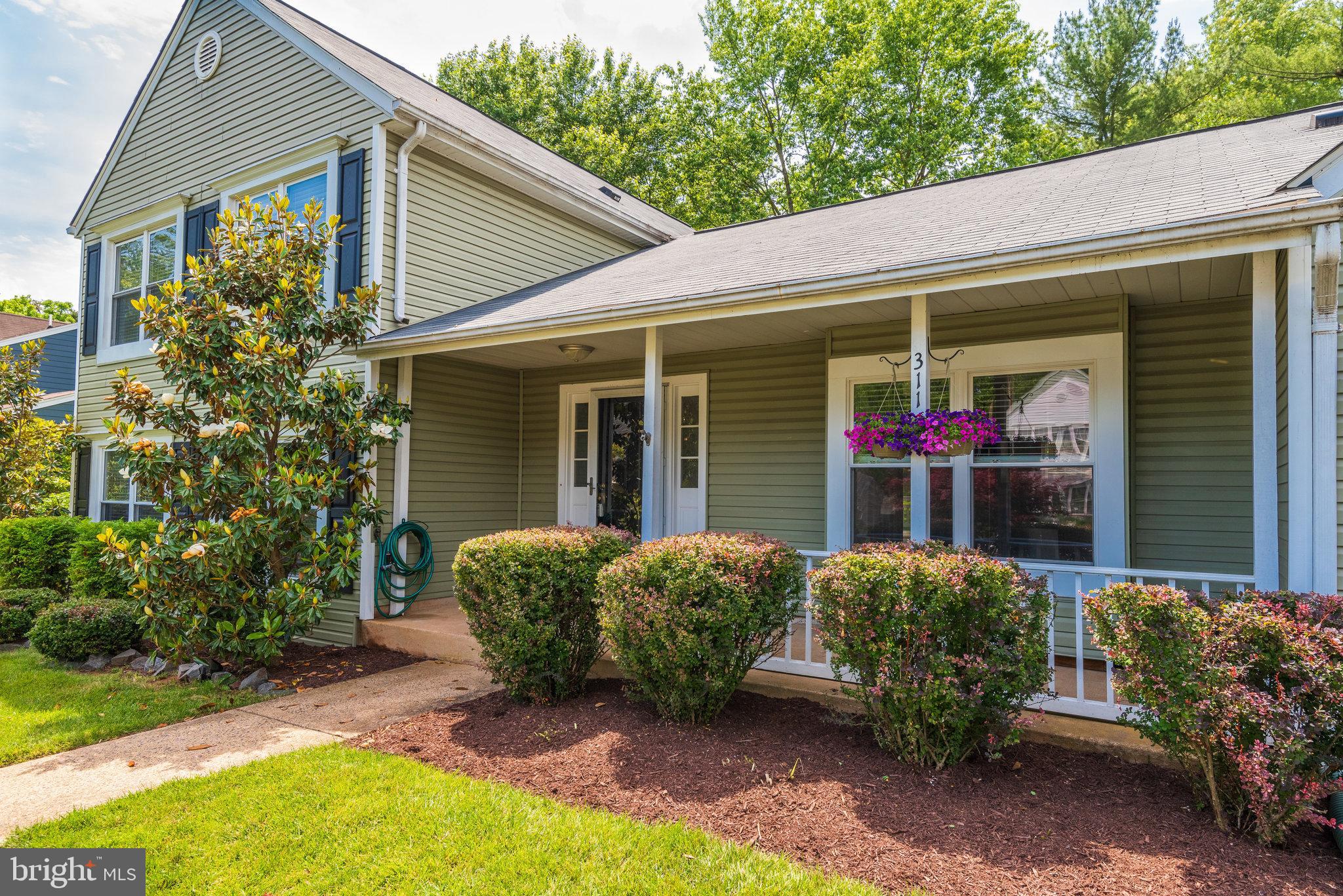 311 Silver Ridge Drive Sterling, VA 20164 - Photo 3 of 43 Gallery Image 3