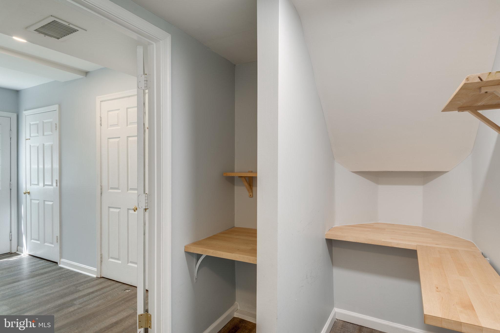 311 Silver Ridge Drive Sterling, VA 20164 - Photo 22 of 43 Gallery Image 22