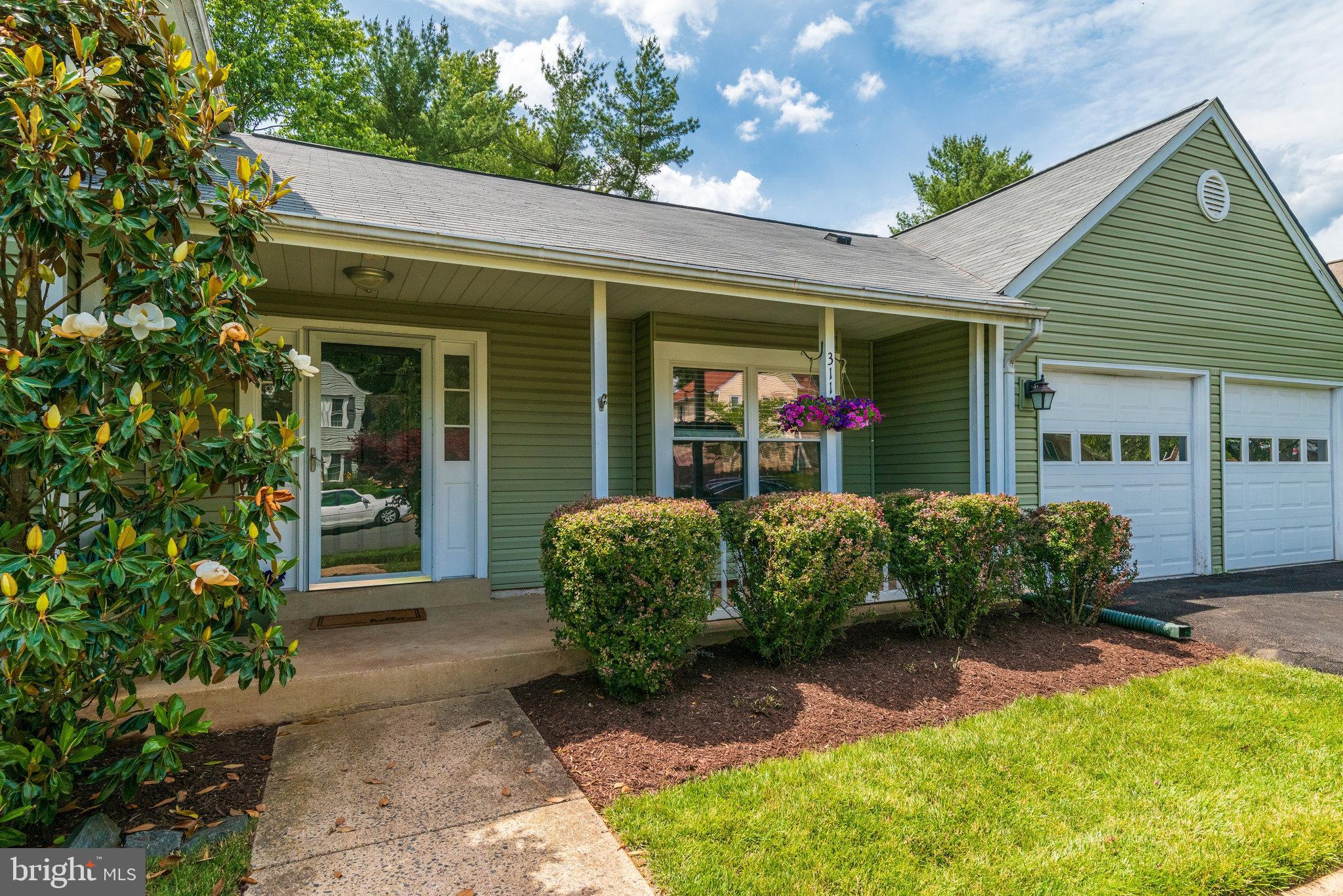 311 Silver Ridge Drive Sterling, VA 20164 - Photo 4 of 43 Gallery Image 4