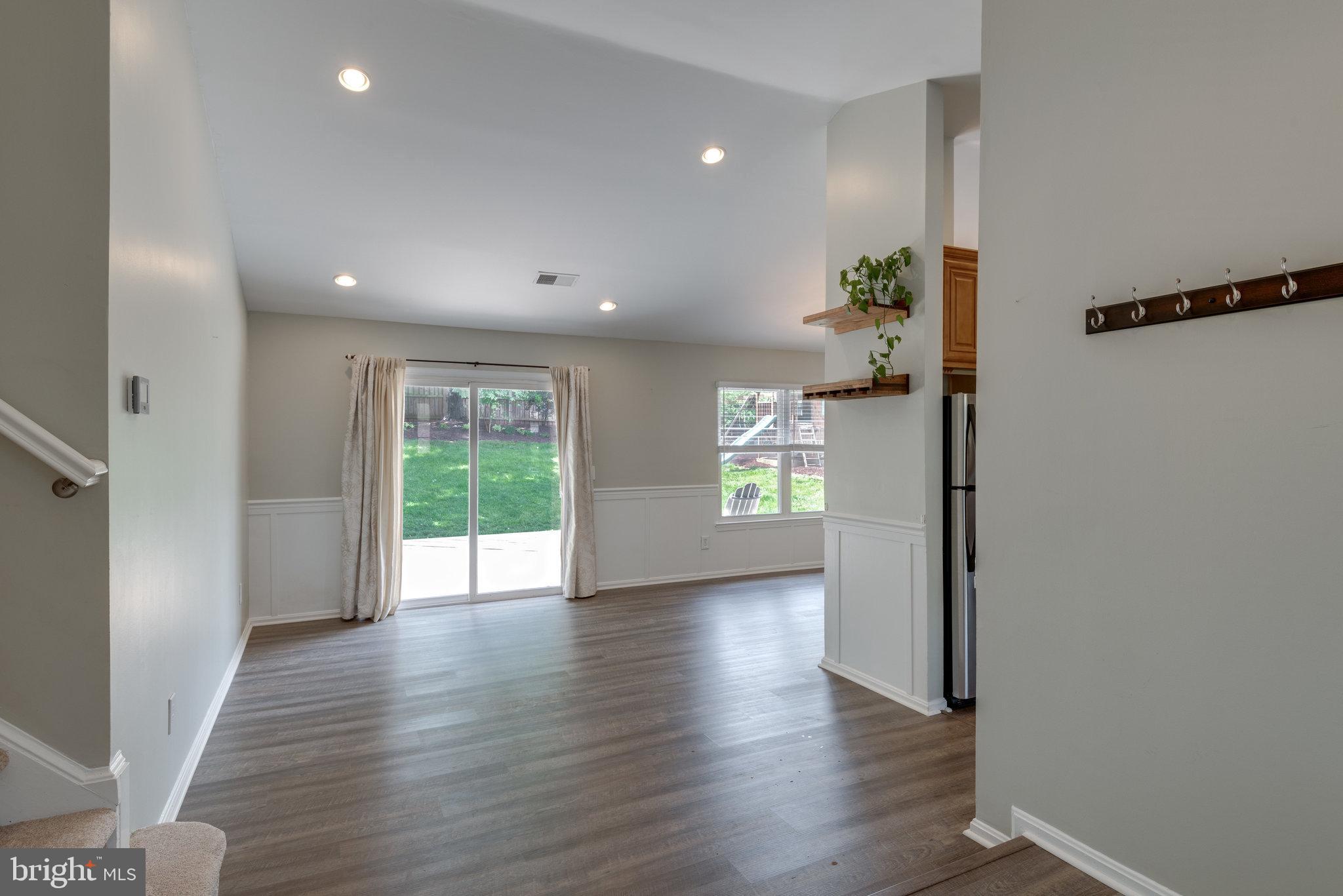311 Silver Ridge Drive Sterling, VA 20164 - Photo 6 of 43 Gallery Image 6