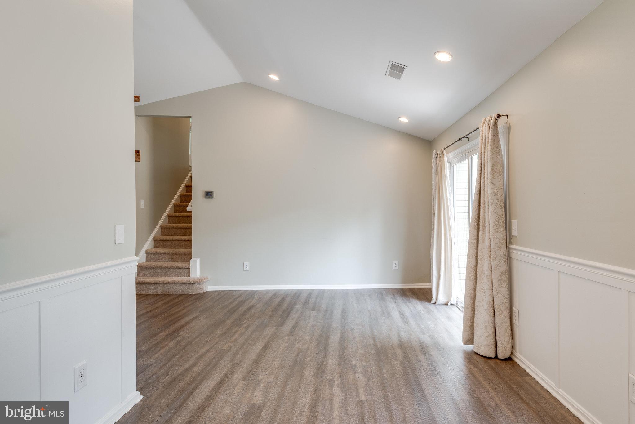 311 Silver Ridge Drive Sterling, VA 20164 - Photo 10 of 43 Gallery Image 10