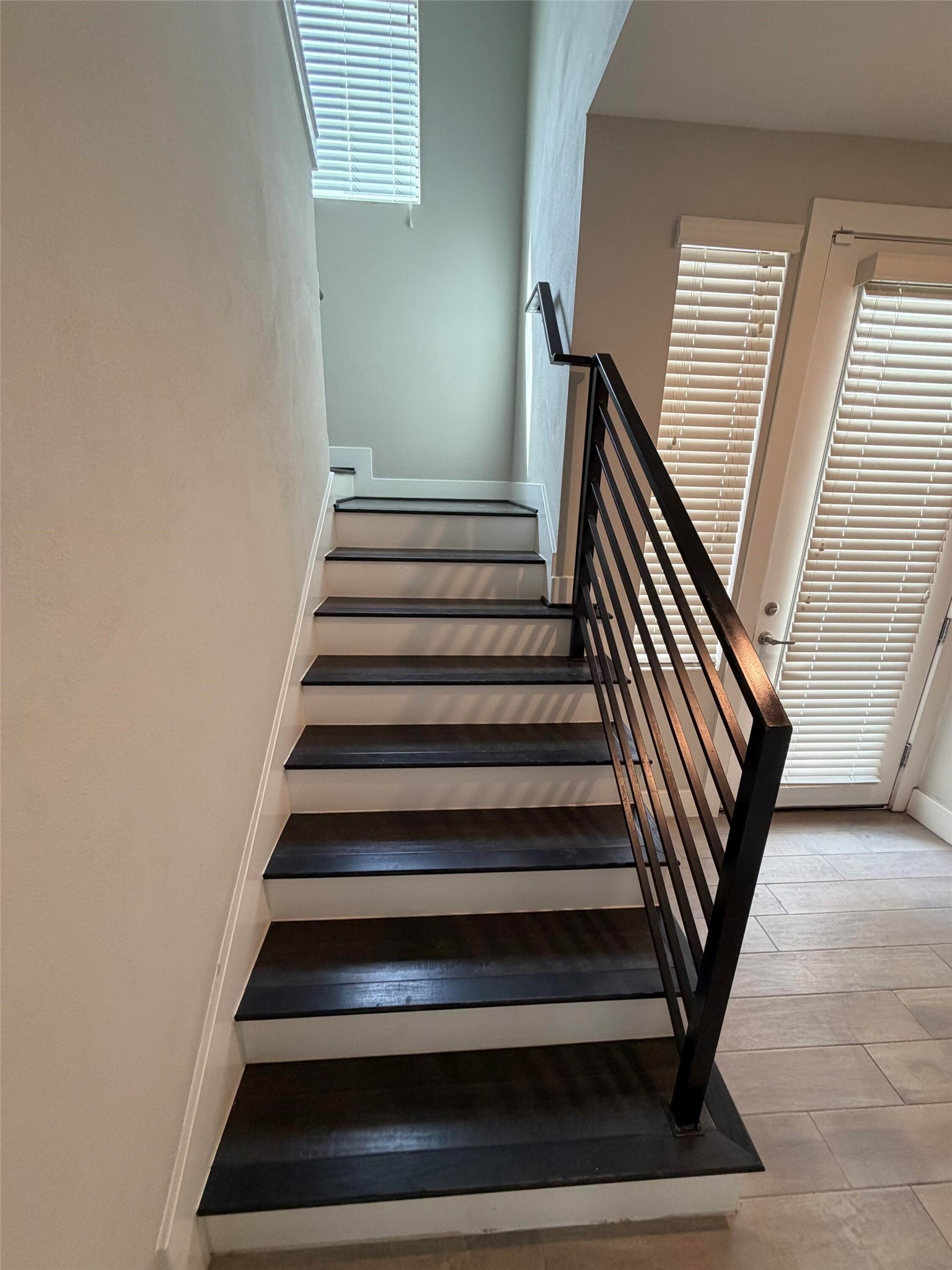 10806 Warwana Road, Unit A Houston, TX 77043 - Photo 12 of 37 a view of entryway