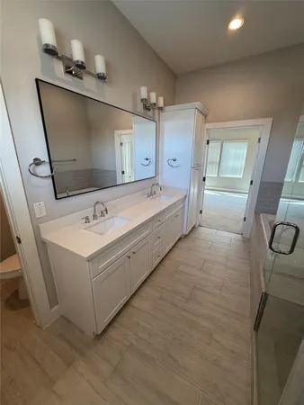 $2,700 | 10806 Warwana Road, Unit A, Houston, TX 77043