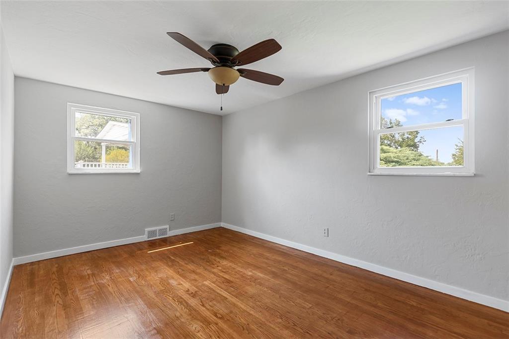 3521 Willett Road Pittsburgh, PA 15227 - Photo 12 of 29 Gallery Image 12