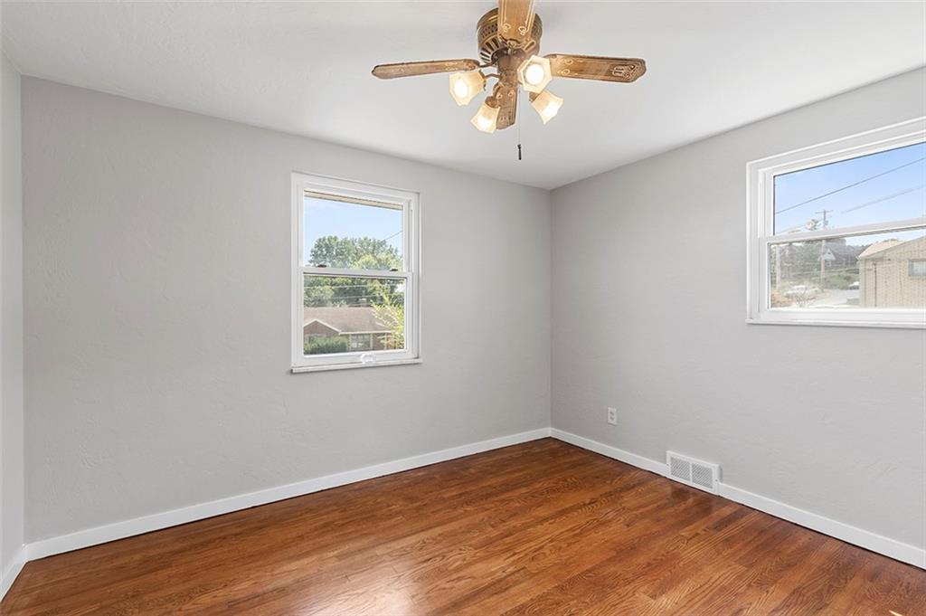 3521 Willett Road Pittsburgh, PA 15227 - Photo 15 of 29 Gallery Image 15