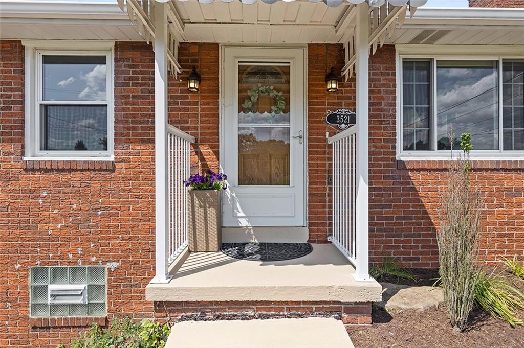3521 Willett Road Pittsburgh, PA 15227 - Photo 2 of 29 Gallery Image 2