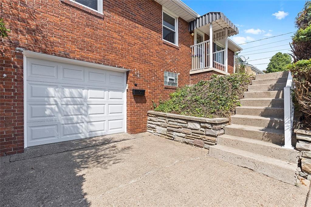 3521 Willett Road Pittsburgh, PA 15227 - Photo 3 of 29 Gallery Image 3