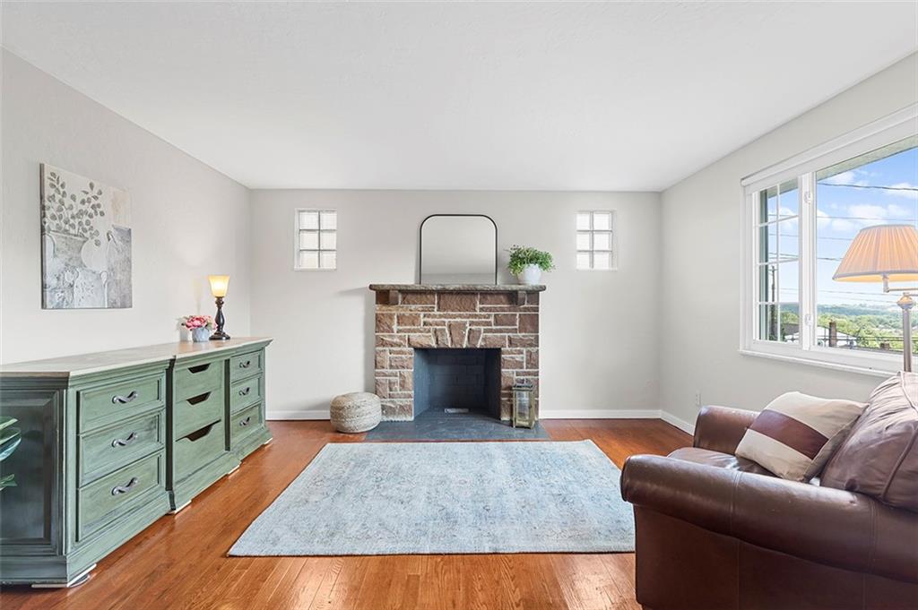 3521 Willett Road Pittsburgh, PA 15227 - Photo 5 of 29 Gallery Image 5