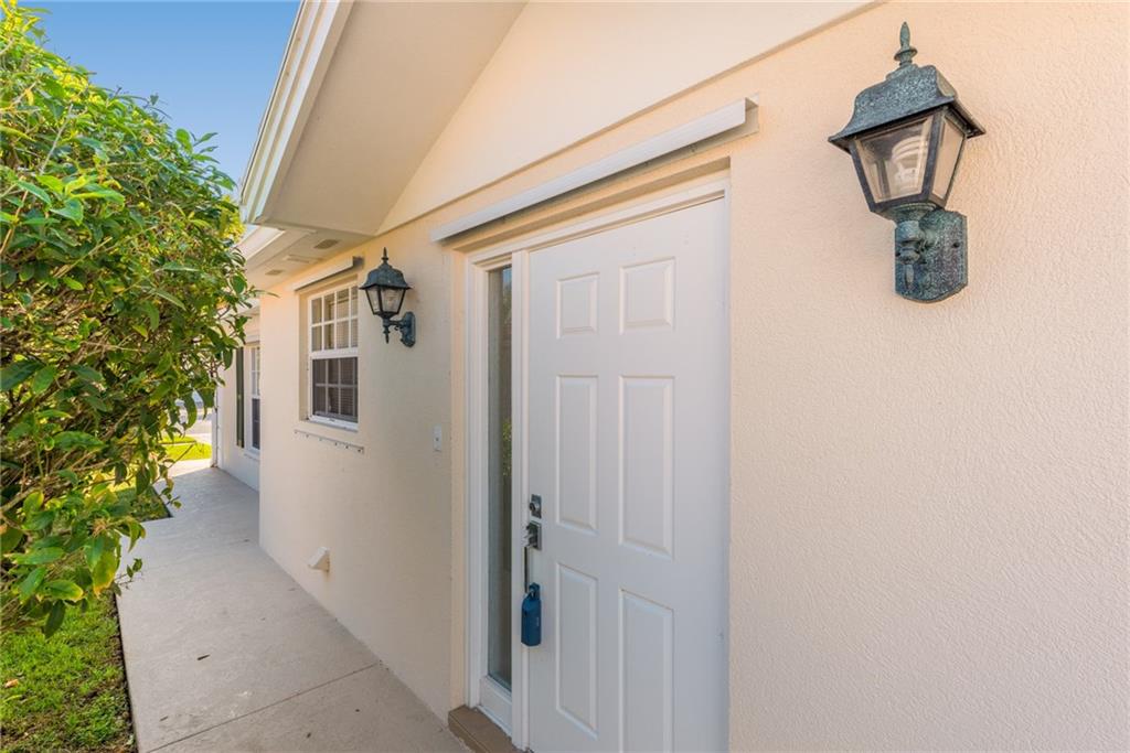 835 Southwest Tamarrow Place Stuart, FL 34997 - Photo 3 of 30 Gallery Image 3