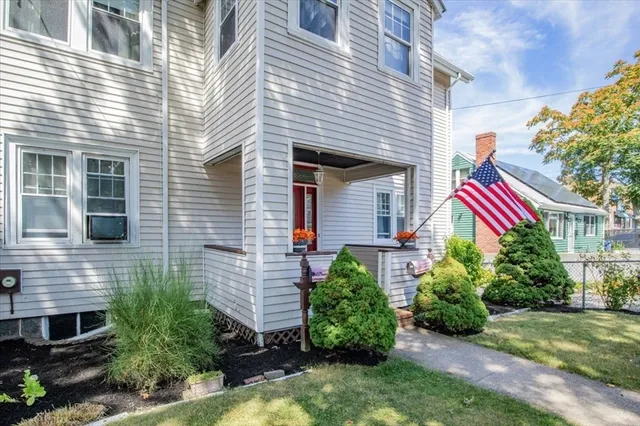 a front view of house with yard