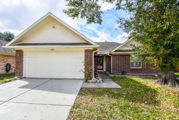 $1,900 | 10919 Rustling Winds Drive, Houston, TX 77064