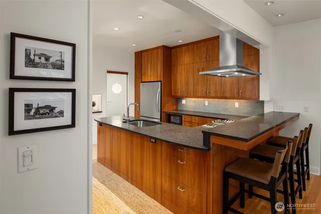 $1,149,950 | 1807 11th Avenue West, Seattle, WA 98119