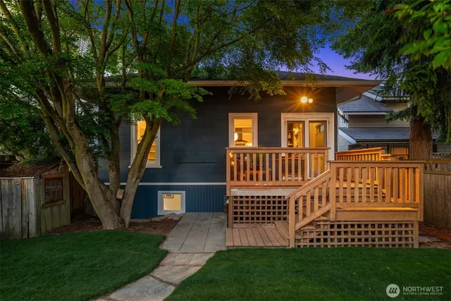 $1,149,950 | 1807 11th Avenue West, Seattle, WA 98119