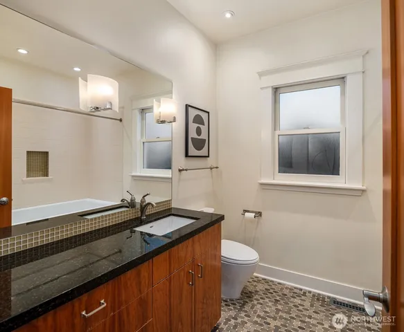 $1,149,950 | 1807 11th Avenue West, Seattle, WA 98119