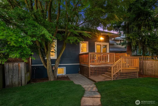 $1,149,950 | 1807 11th Avenue West, Seattle, WA 98119