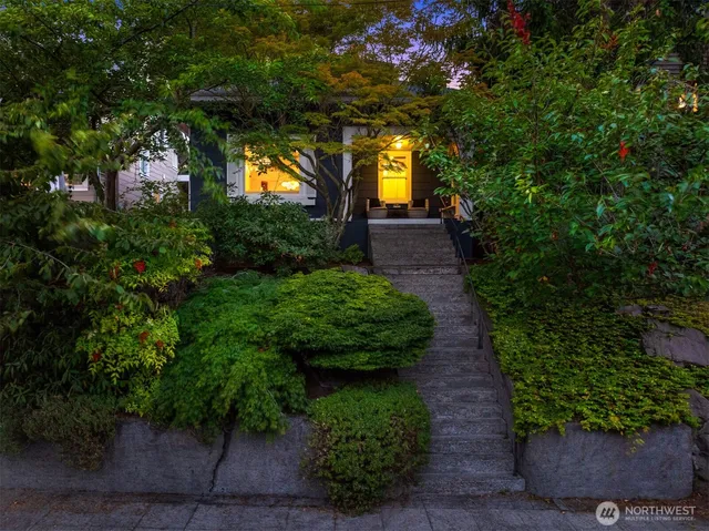 $1,149,950 | 1807 11th Avenue West, Seattle, WA 98119