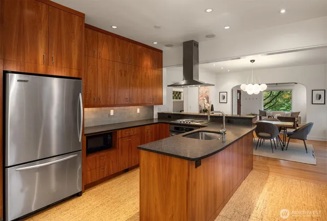 $1,149,950 | 1807 11th Avenue West, Seattle, WA 98119