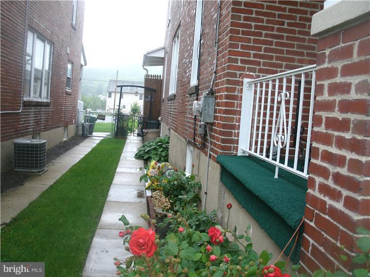 3535 Ridgeway Street Reading, PA 19605 - Photo 4 of 15