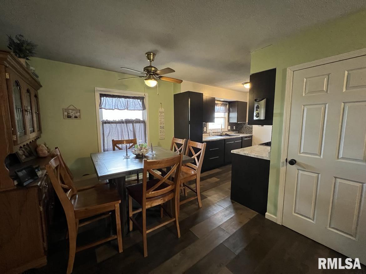 124 Harmony Lane Macomb, IL 61455 - Photo 5 of 23