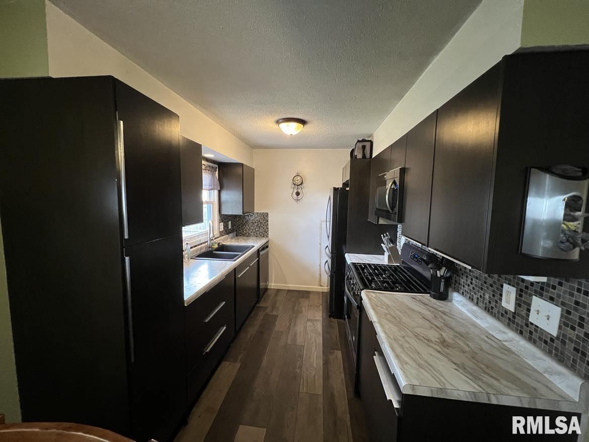 124 Harmony Lane Macomb, IL 61455 - Photo 6 of 23