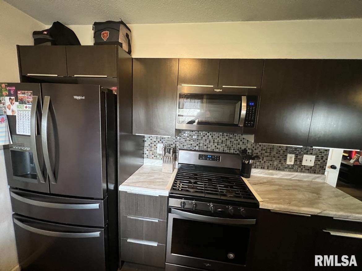 124 Harmony Lane Macomb, IL 61455 - Photo 7 of 23