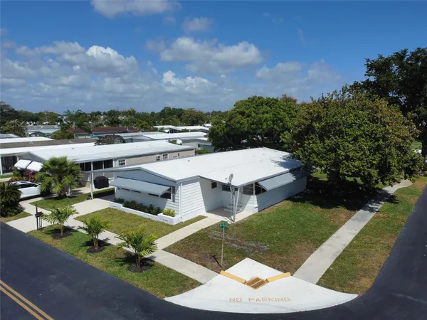 $235,000 | 113 Northwest 52nd Court, Deerfield Beach, FL 33064