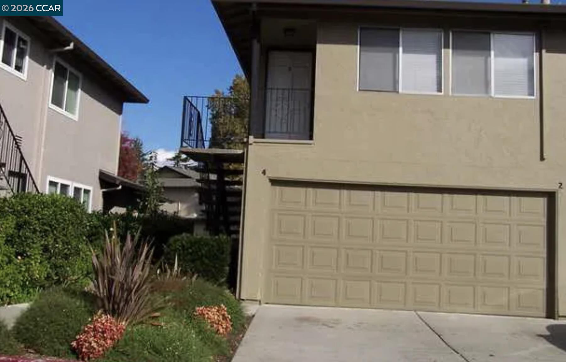 1360 Del Rio Court, Unit 4 Concord, CA 94518 - Photo 2 of 19 a view of entryway