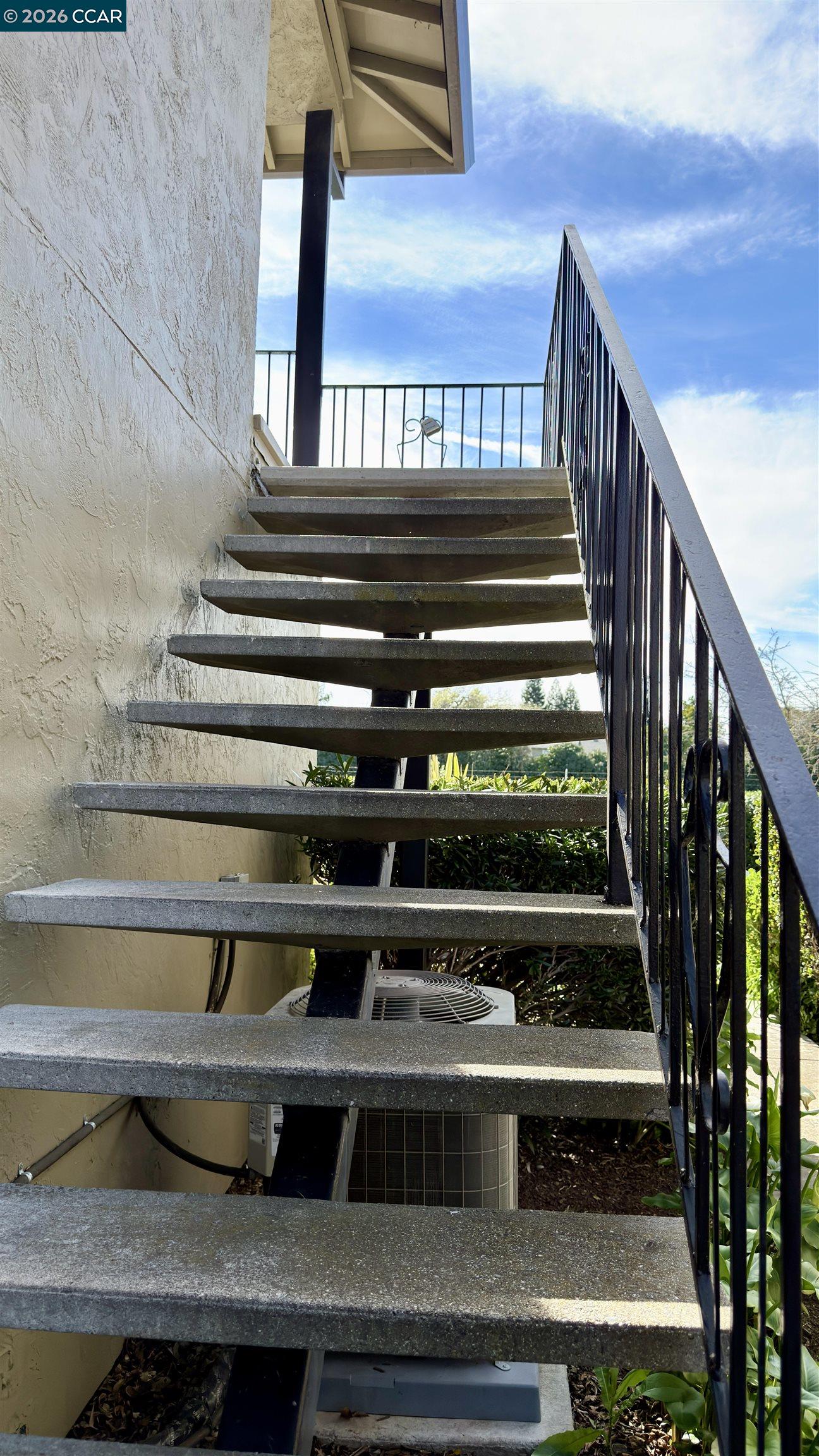 1360 Del Rio Court, Unit 4 Concord, CA 94518 - Photo 4 of 19 a view of entryway