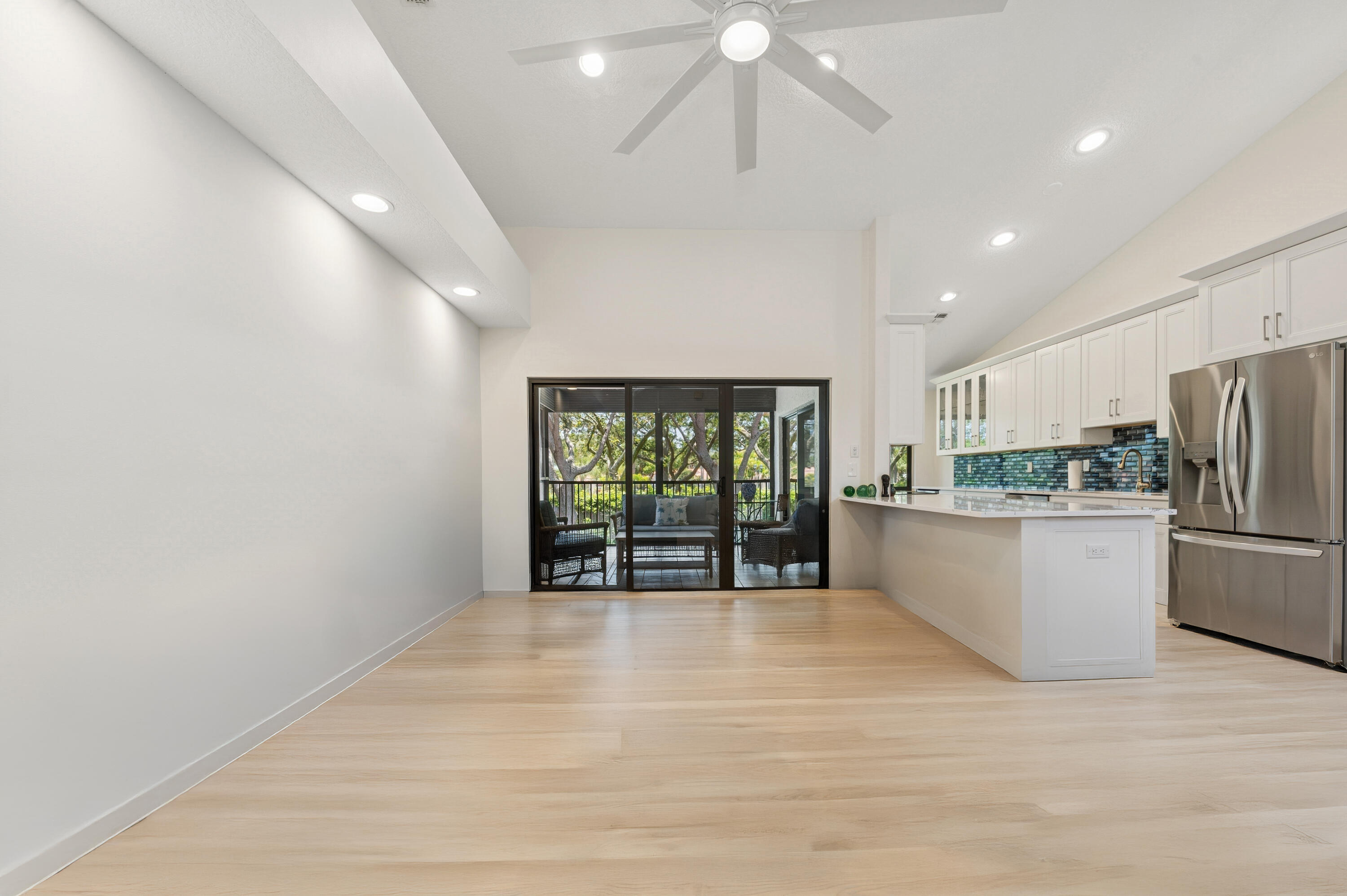 04_17340-Boca-Club-Blvd_Living-Room_Prin