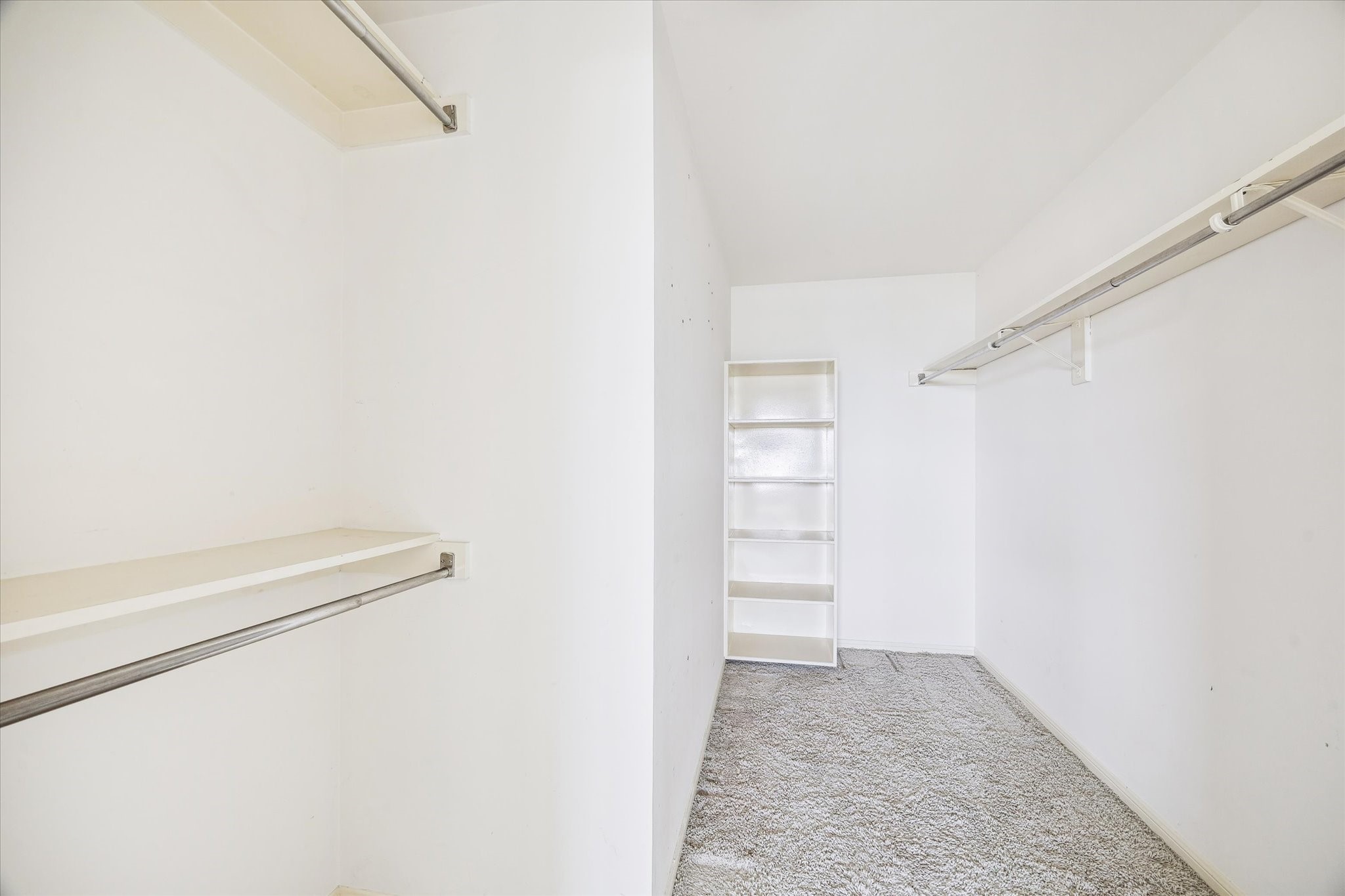 2001 Holcombe Boulevard, Unit 504 Houston, TX 77030 - Photo 15 of 38 Walk-in closet.