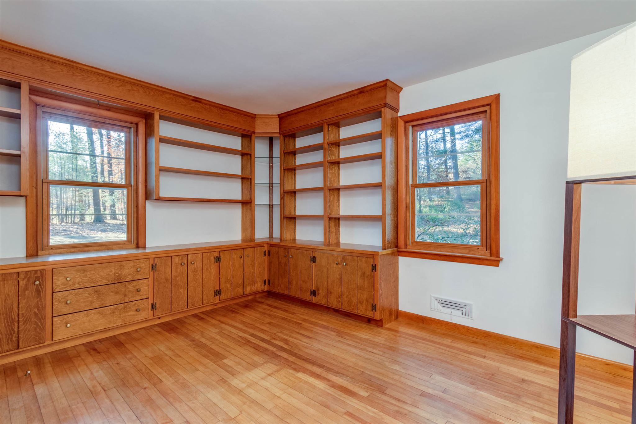 81 Ponemah Road Amherst, NH 03031 - Photo 12 of 39