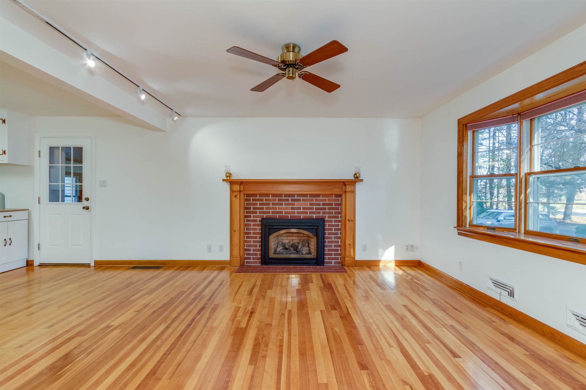 81 Ponemah Road Amherst, NH 03031 - Photo 22 of 39