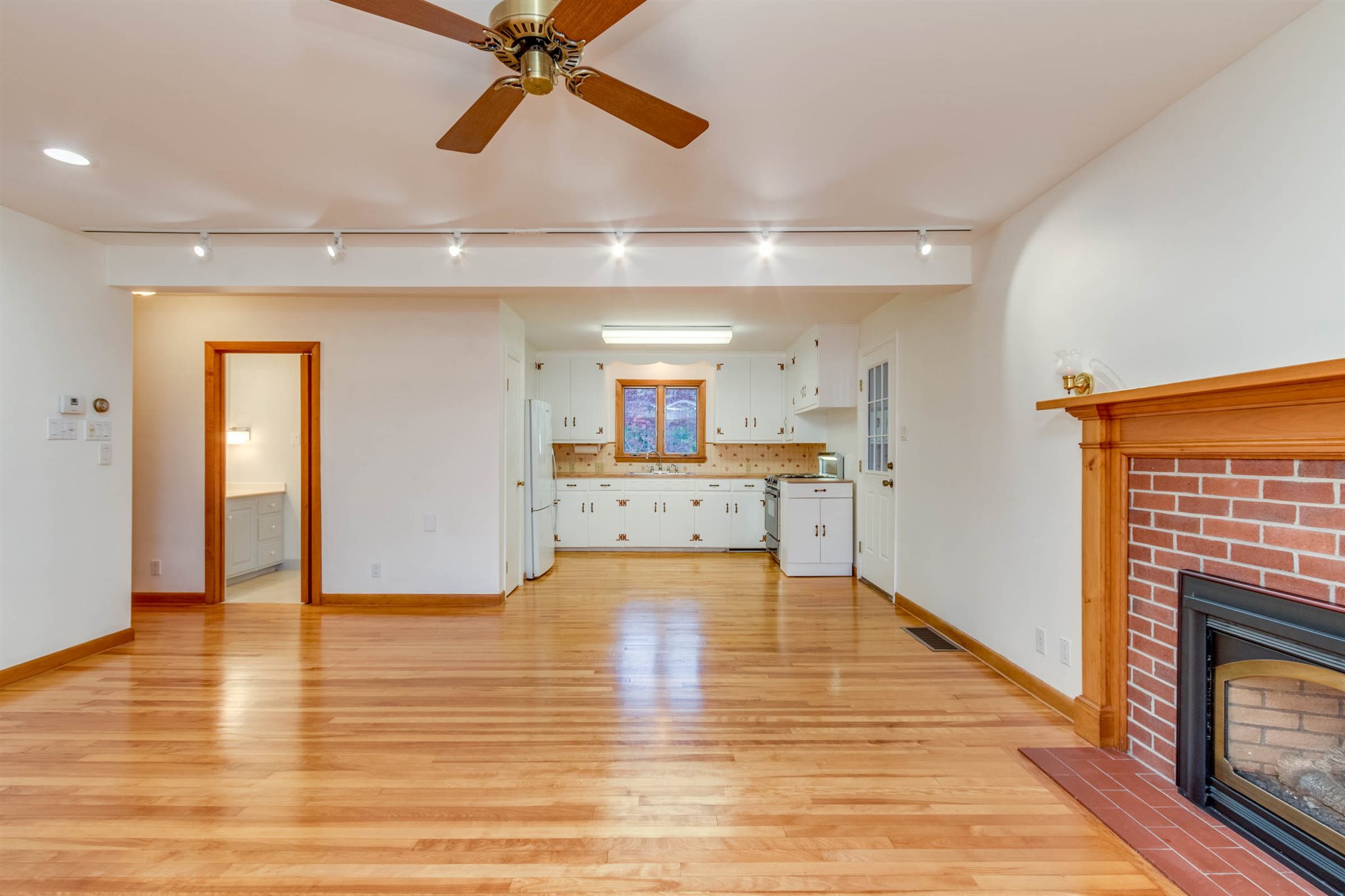81 Ponemah Road Amherst, NH 03031 - Photo 27 of 39