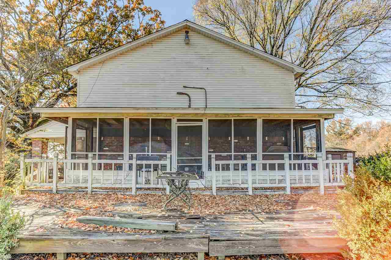 10 Windsor Road Memphis, TN 38109 - Photo 2 of 25 a house view with a outdoor space