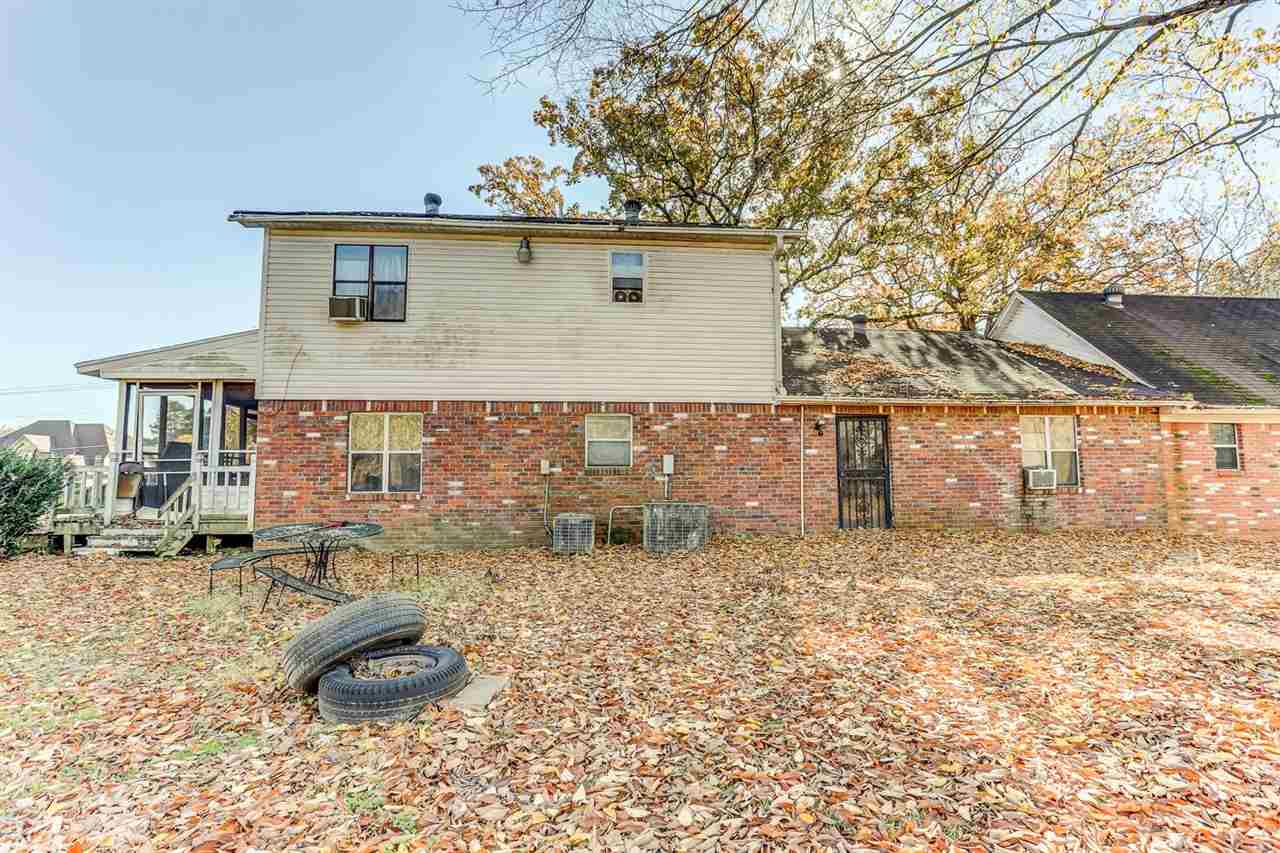 10 Windsor Road Memphis, TN 38109 - Photo 21 of 25 a front view of a house with yard and seating area